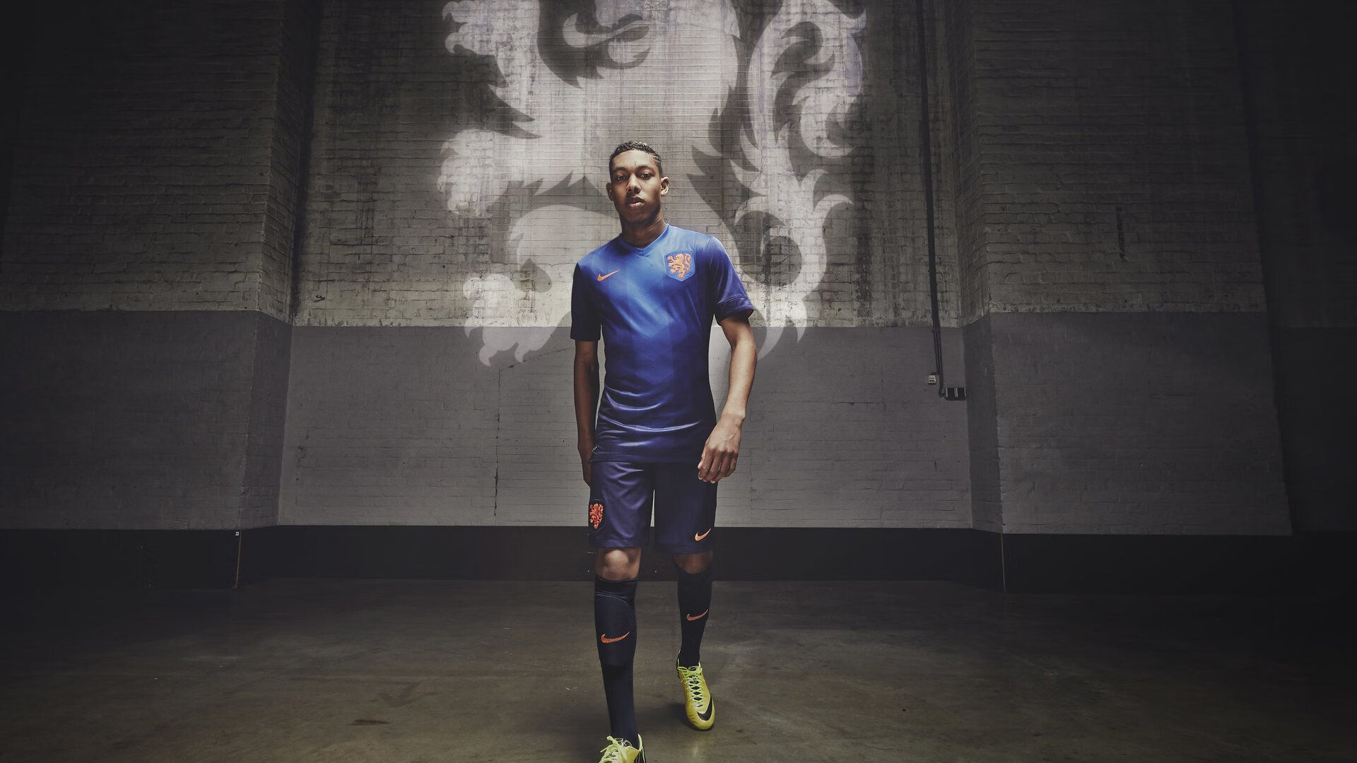 外教主导型球队是否压制本土教练发展，外教主管岗位职责说明